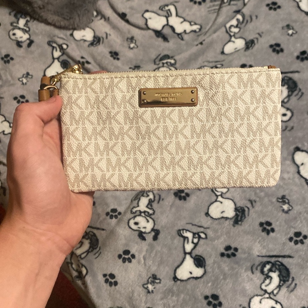 Cream and gold Michael Kors wallet